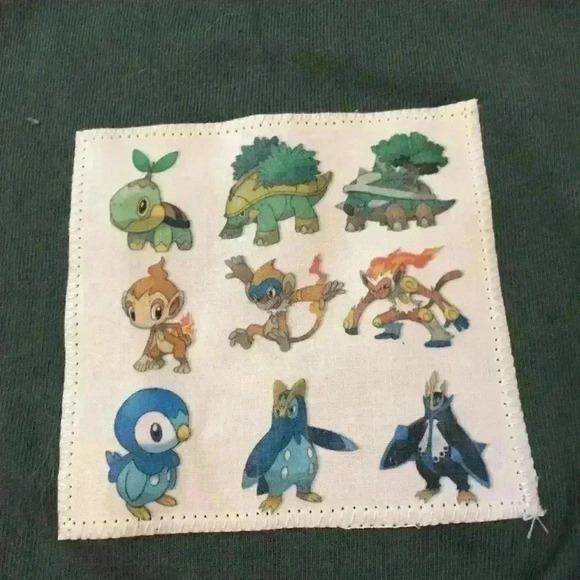 ⭐️New! Pokémon T-shirt - Picture 1 of 3